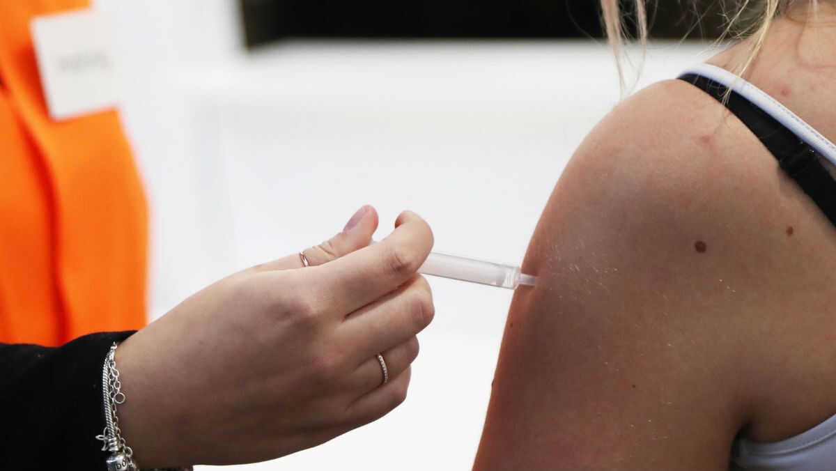 La vacuna contra la COVID-19 tendrá éxito si es aceptada por la población: OMS