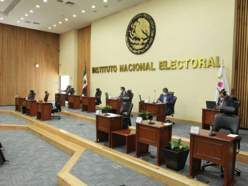 INE alista multas por 658.6 millones de pesos contra 10 partidos