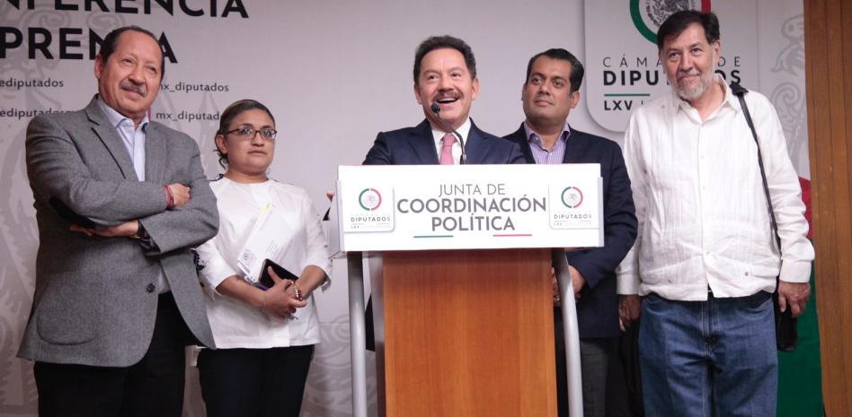 Pospone Morena votación de reforma eléctrica para el próximo domingo