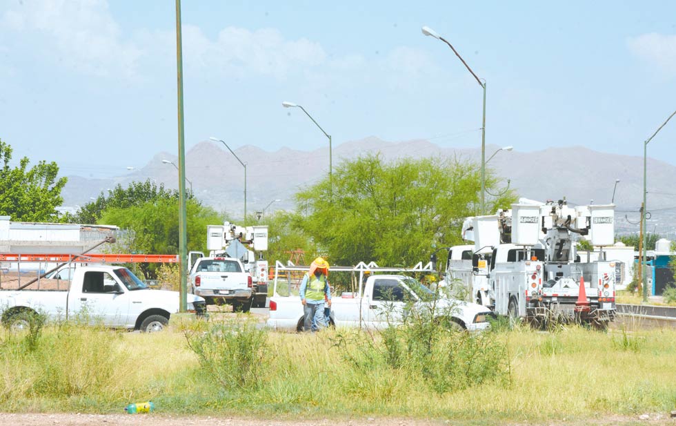 Agravan lluvias apagones en la ciudad de Chihuahua