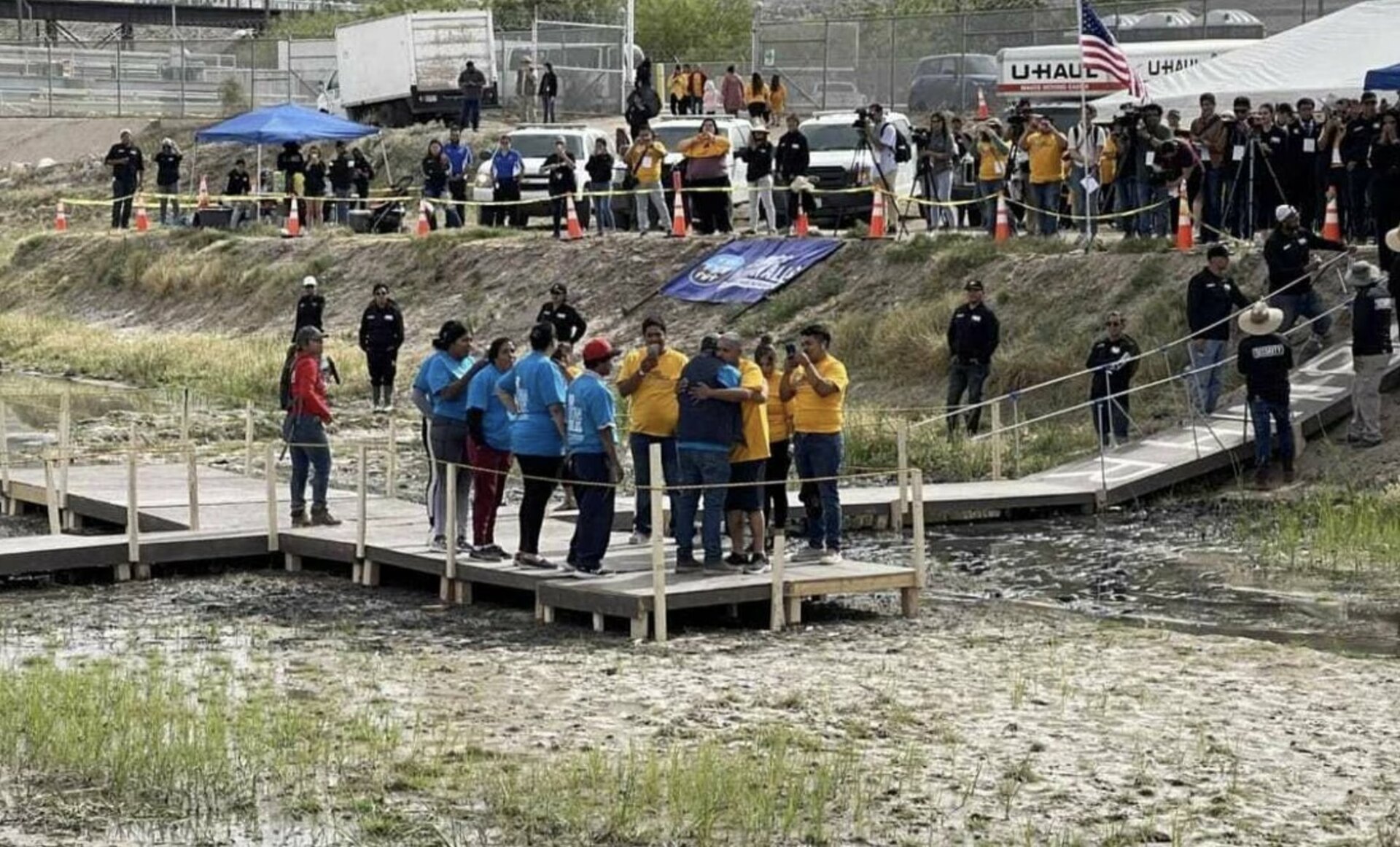 Celebran otro evento de ‘Abrazos, no muros’ en frontera México-Estados Unidos