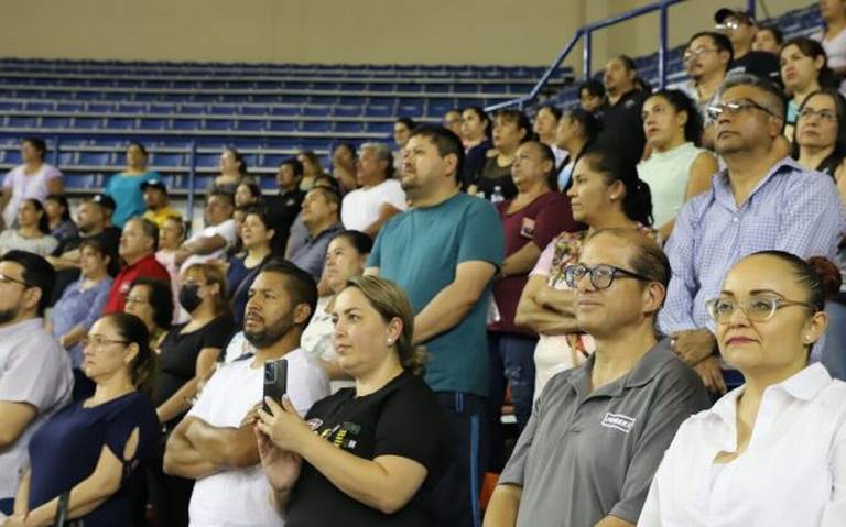 Rector de la UACJ recibe a padres de familia de alumnos de nuevo ingreso