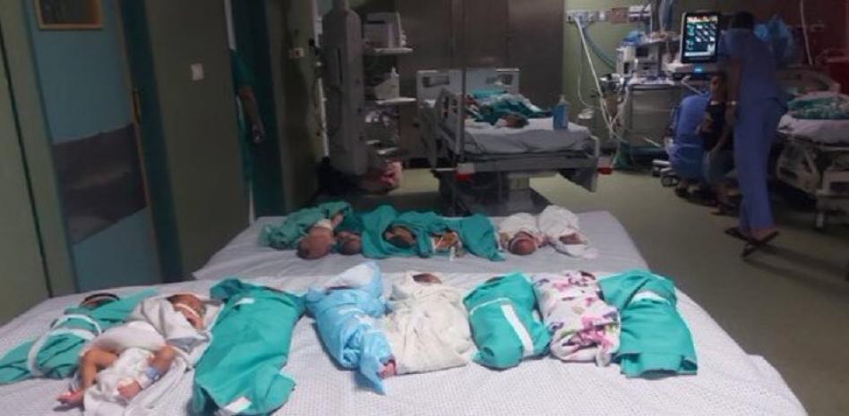 Cientos de palestinos al filo de la muerte en los 2 hospitales que quedan en norte de Gaza