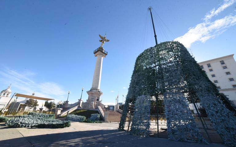 Comienzan con la instalación de adornos navideños en el centro histórico