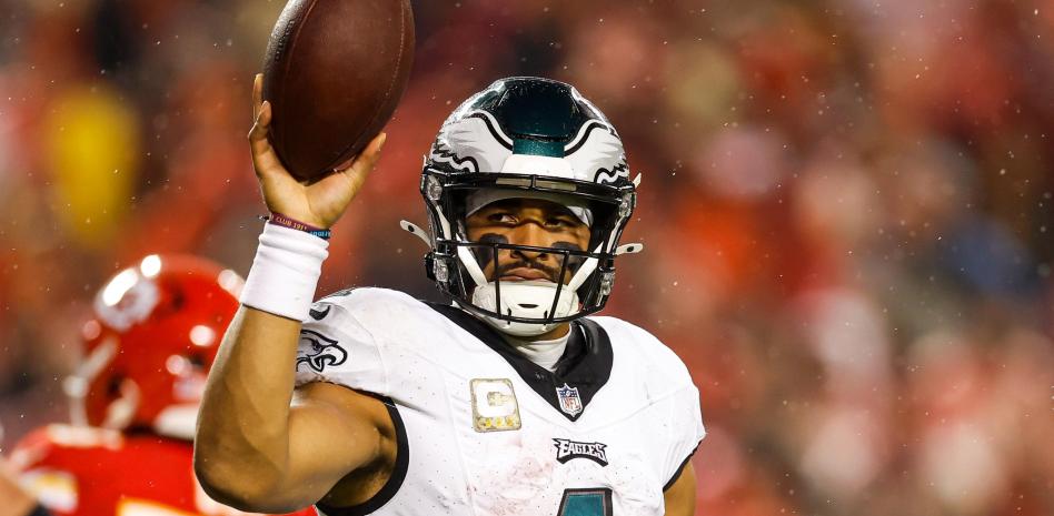 Eagles vence 17-21 a Chiefs y se confirma como el mejor