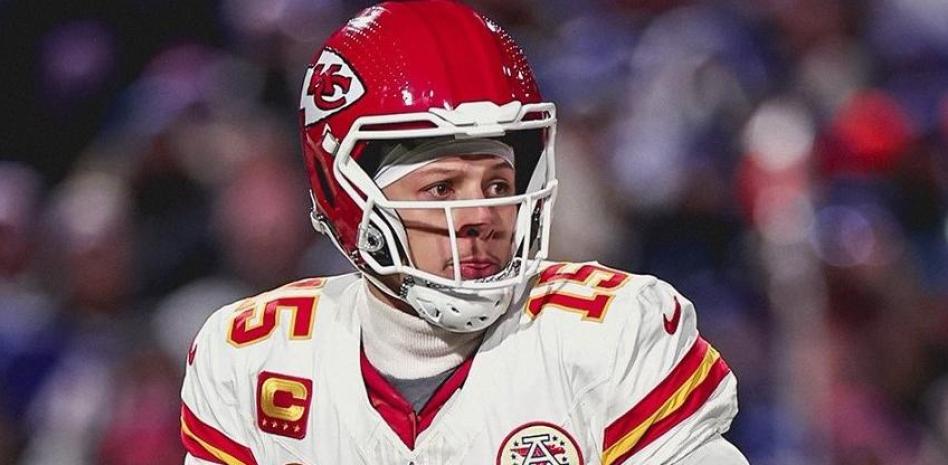 Mahomes y los Chiefs asaltan a los Bills 24-27 y prolongan la defensa de su corona
