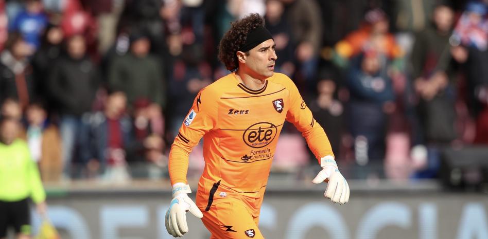Guillermo Ochoa jugará en el AVS portugués