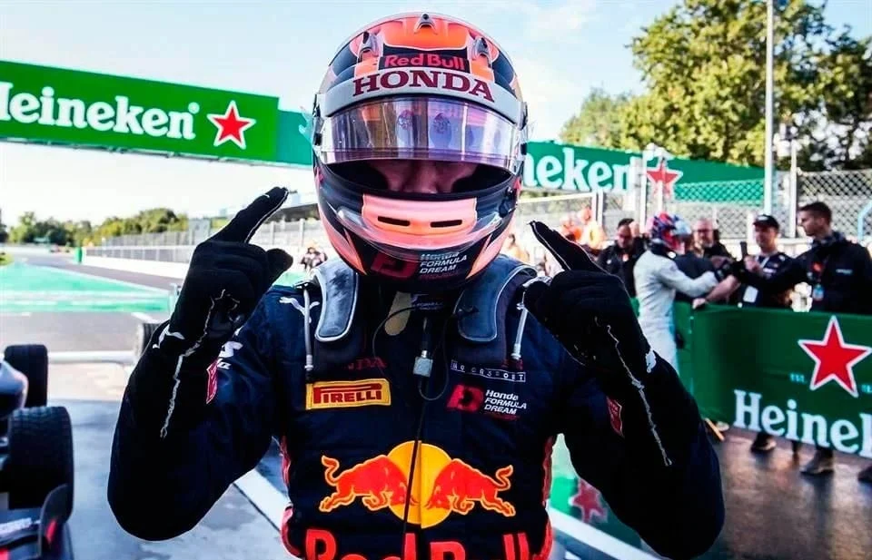 Encara Tsunoda complejo escenario