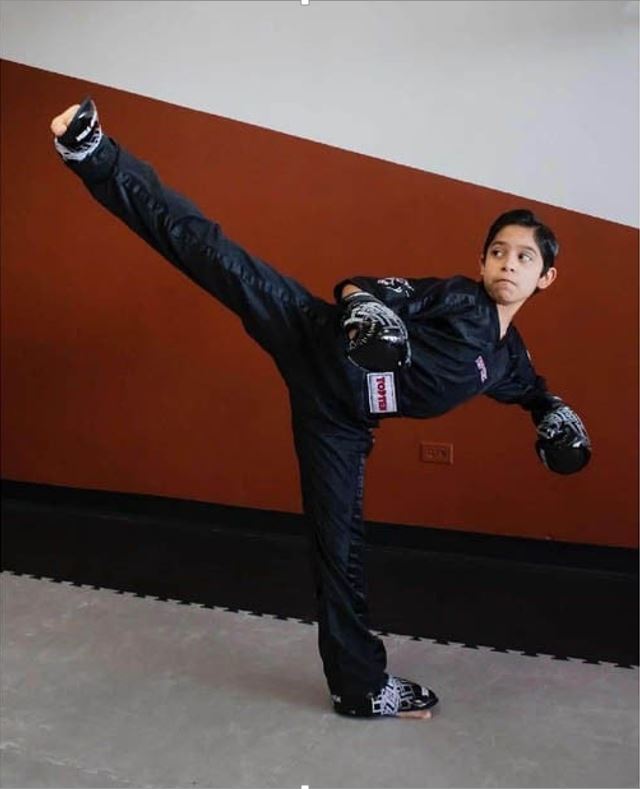 Participan juarenses en abierto de kick boxing