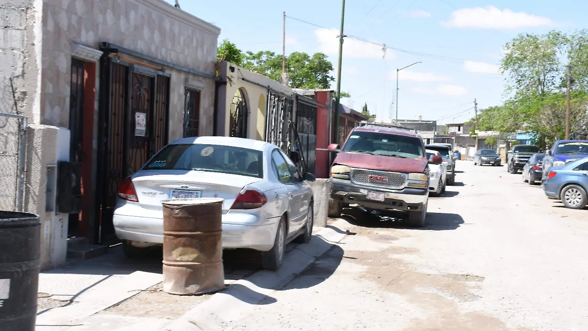 Anuncia Seguridad Vial operativo para liberar banquetas de vehículos