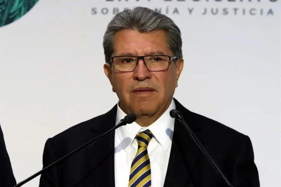 Propone Monreal cambios en telecom para proteger a niñez